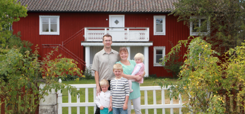 Johan och Ulrika Ursjö med sina tre barn Filip, Jonathan och Ellen.